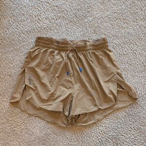 Janji Multishort - Tan
